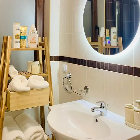 Lagom - Next To The Gondola * בנסקו