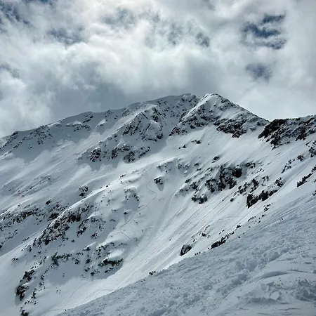 Lagom - Next To The Gondola Apartmán Bansko